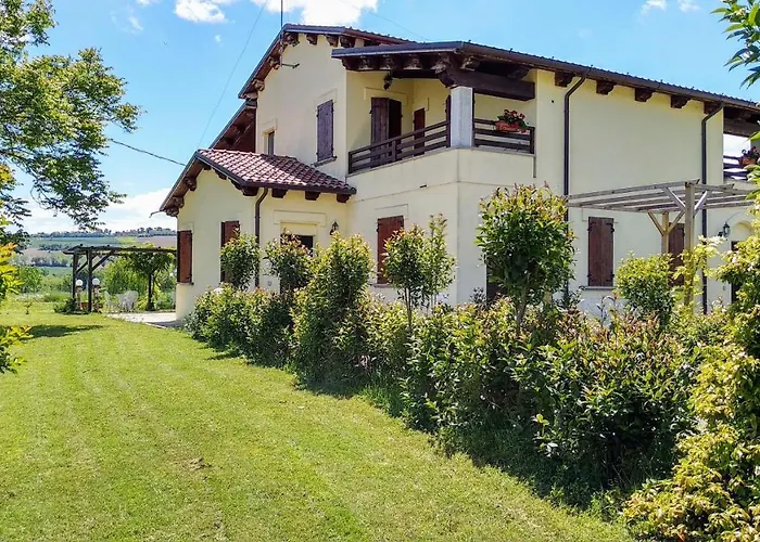 Regina Di Fiori Farm stay